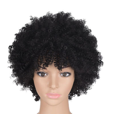 Des cheveux courts, des cheveux bouclés, des perruques ondulées, pour les femmes noires, des perruques aux cheveux rémy, faites à la machine.