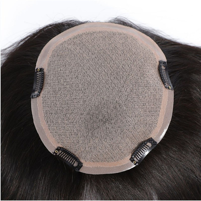 Toupee à cheveux de bonne qualité pour femme avec une technique entièrement faite à la main et des ouvertures en soie à peau fine