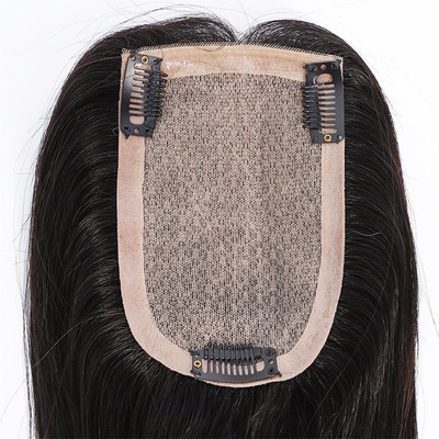 Toupe à cheveux longs faits à la main pour les femmes de couleur naturelle et de densité élevée