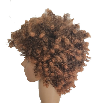 La machine à perruque à dentelle 360 a fabriqué des cheveux synthétiques résistants à la chaleur en noir et 30/33 Ombre