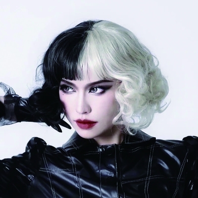 Coupe de cheveux courte, bouclée et bouclée, perruque blanche et noire, fibres résistantes à la chaleur