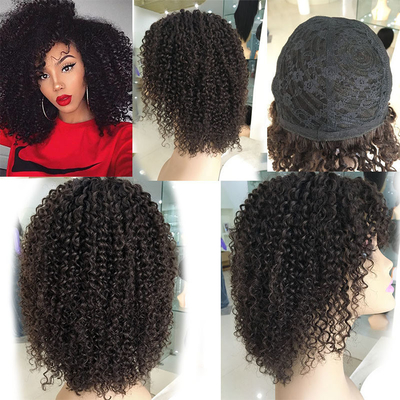 Des cheveux humains bouclés, bruns clairs, perruques avec une frange, des boucles perruques, afro-perruques, et des boucles perruques.